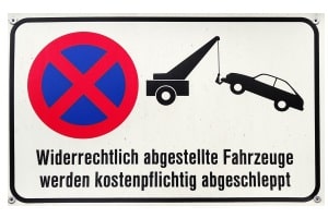 Abgeschleppt: Das kann passieren, wenn ein mobiles Parkverbot während der Abwesenheit des Kfz-Besitzers aufgestellt wird.