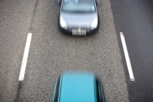 Abstandsmessung auf der Autobahn: Einspruch können Sie einlegen, sobald der Bußgeldbescheid da ist.