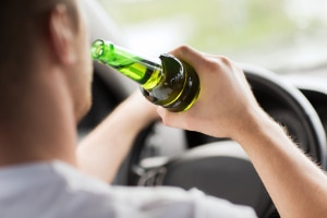 Alkohol am Steuer: Unter 21 sollte das Auto besser stehengelassen werden.