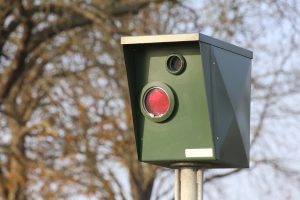 Ampelblitzer lösen in der Regel zweimal aus.