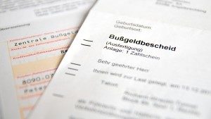 Die Anhörung im Bußgeldverfahren müssen Sie ausfüllen sich aber nicht zum Tathergang äußern.