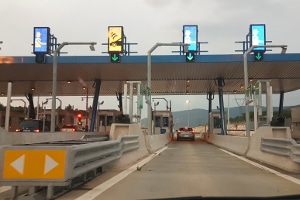 Auf der Autobahn wird in Schweden keine Maut fällig, dafür aber auf bestimmten Brücken.