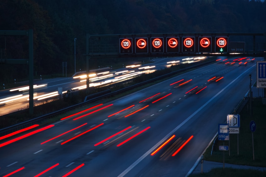 Autobahn und Kraftfahrstraße: Regeln, Tempolimit etc.