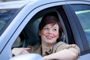 Bei der Autoversicherung müssen Fahranfänger meist tief in die Tasche greifen.