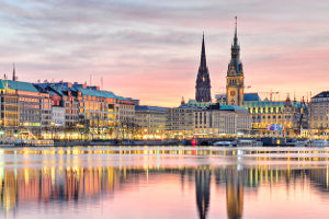 Durch einen Benzinpreisvergleich in Hamburg sparen Sie bares Geld.