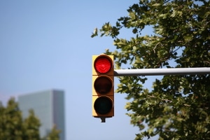 Wie überwachen Blitzer eine rote Ampel?