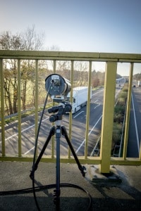 Brückenabstandsmessung: Verstöße werden auf Video aufgezeichnet und später ausgewertet.