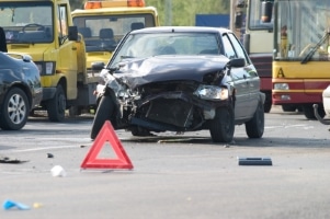 Es droht ein Bußgeld nach einem Unfall, wenn die Vorfahrt missachtet wurde.