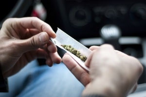 Noch einige Zeit nach dem Konsum kann beim Drogenscreening Cannabis nachgewiesen werden.
