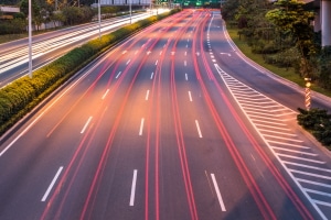 Verkehrsregeln zur Autobahnauffahrt: Was gilt auf dem Einfädelungsstreifen?