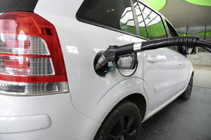 Erdgas tanken: Der günstige Preis macht den alternativen Kraftstoff attraktiv.