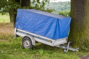 Der Führerschein der Klasse 3 erlaubt es, Anhänger zu ziehen.