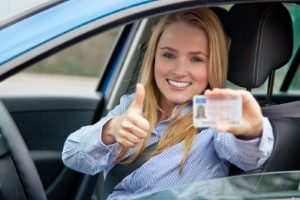 Statt dem Führerschein der Klasse 3 ist heute B für Pkw notwendig.