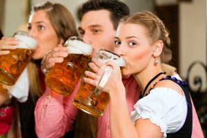 Auch die Entziehung vom Führerschein in der Probezeit wegen Alkohol am Steuer ist möglich.