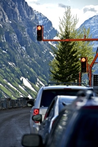 Verbot vom Handy am Steuer: Ändert eine rote Ampel etwas daran?