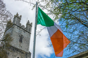 Wer in Irland Verstöße im Verkehr begeht, muss mit Bußgeldern rechnen.