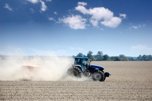 In der Regel entfällt die Kfz-Steuer für Anhänger in der Landwirtschaft.