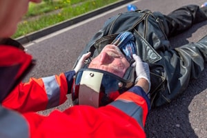 Wie sollten Sie sich am besten bei einem Krad-Unfall verhalten?