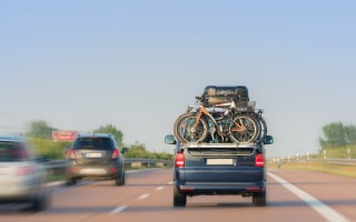 Mehrverbrauch kann auch durch Fahrradträger verursacht werden.