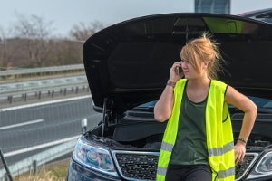 Das Auto bleibt liegen und hat einen Motorschaden. Die Vollkasko zahlt auch hier.