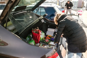 Parken verboten: Ist der Privatparkplatz eines Supermarktes nur für Kunden gedacht, dürfen andere Fahrer dort nicht parken.