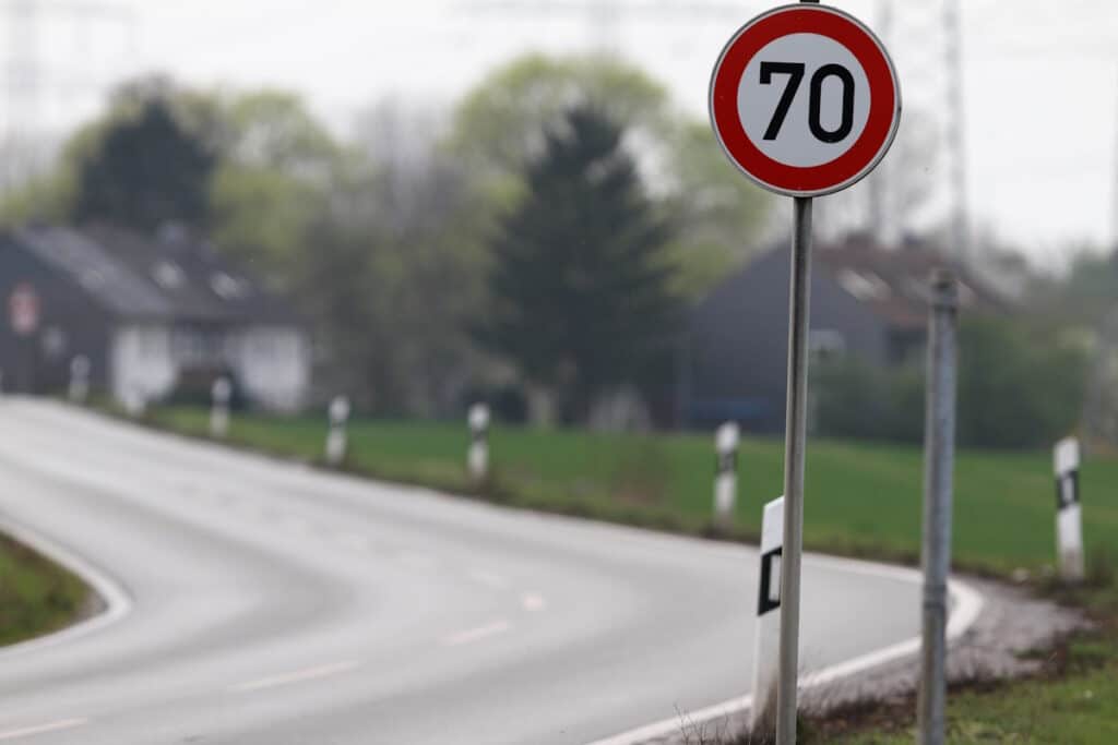 Parken in Kurven Welche Regeln und Sanktionen gelten?