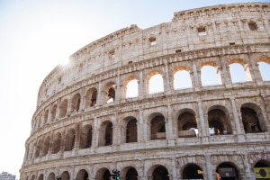 Wird bei Fahrten mit dem Pkw eine Maut in Italien fällig?