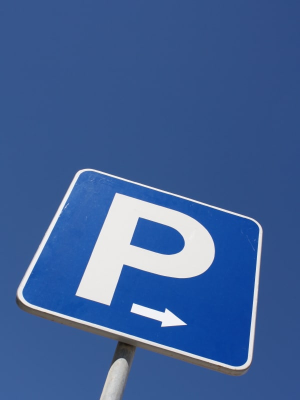 Halten und Parken: Welches Bußgeld droht beim Verstoß?