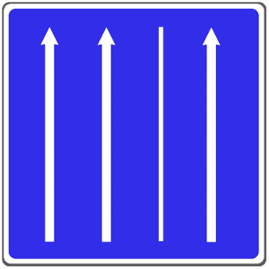 Der Seitenstreifen darf befahren werden, wenn er durch das Verkehrszeichen 223.1 ausdrücklich freigegeben wird. 