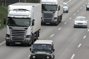 Stets wichtig: Sicherheitsabstand zu Fahrrad, Lkw oder Pkw. 