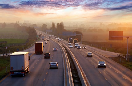 Sprit sparen auf der Autobahn: mit diesen Tipps reduzieren Sie Ihren Verbrauch.