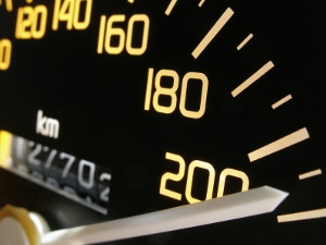 Spritsparend fahren Sie auf der Autobahn mit einer Geschwindigkeit zwischen 100 km/h und 130 km/h.