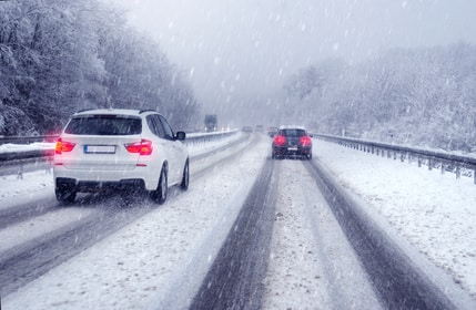 Ein warmes Auto im Winter ist angenehm. Das verbraucht aber mehr Benzin: Standheizung und Sitzheizung erhöhen die Spritkosten.