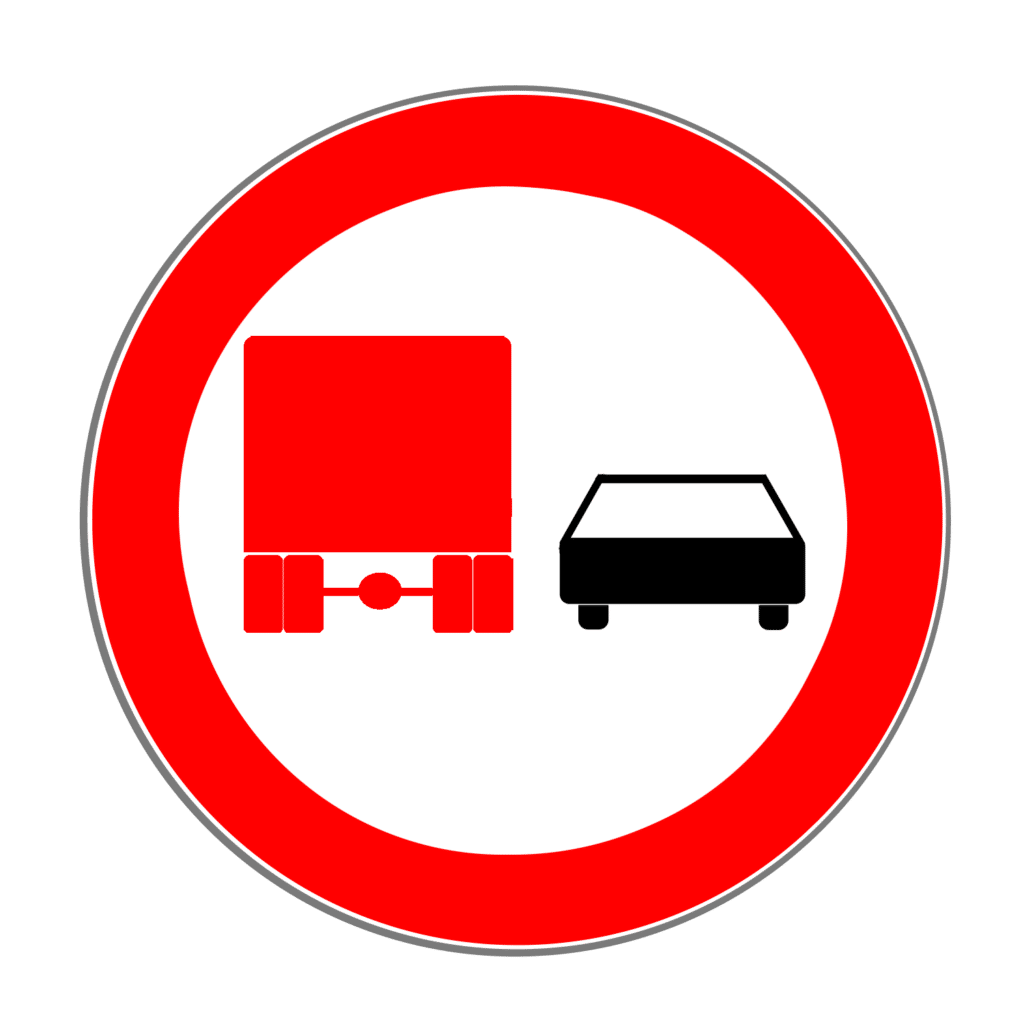 Was müssen Sie beim LKWÜberholen beachten? Bußgeldkatalog 2023 / 2024 Was müssen Sie beim LKWÜberholen beachten? Bußgeldkatalog 2023 / 2024