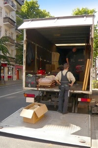 Der Umzugswagen braucht Platz zum Parken.