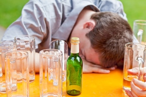 Bei Verdacht auf vorherigen Alkoholkonsum können die Beamten den Urin einem Schnelltest unterziehen.