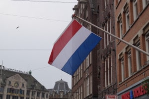 Die Verkehrsregeln für die Niederlande sollte jeder kennen, der dort mit dem Auto fährt. 