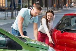 Sie haben die Vorfahrt genommen und einen Unfall gebaut? Nicht immer tragen Sie die alleinige Schuld.